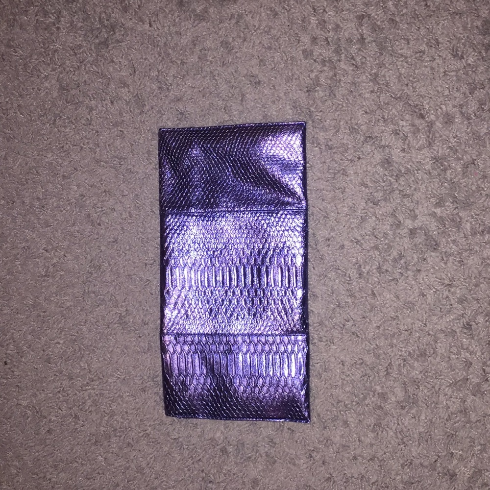 Clutch - Picture 2 of 3